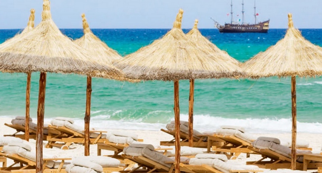  Mövenpick Beach